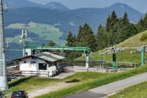 Vor dem Bau der Gondelbahnen Salvenbahn I + II war die Sesselbahn Hohe Salve auch im Sommer in Betrieb und Bestandteil der Dreierkette auf von Hopfgarten auf die Hohe Salve. • © alpintreff.de / christian schön