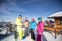 Einkehr an der Apres Ski Location Wurmegg Hochleger. • © Alpbachtal Tourismus, shootandstyle.com - Hannes Sautner