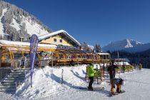 Das Bergrestaurant Jägerhaus im Skigebiet Berwang-Bichlbach. • © Bergbahnen Berwang