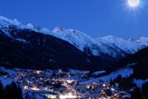 St. Anton am Arlberg ist auch bei Nacht ein Highlight. • © TVB St. Anton am Arlberg