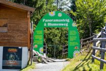 Der Start des Blumenweges mit Panoramasteig im Pillerseetal. • © alpintreff.de - Silke Schön