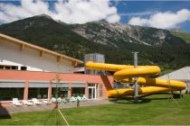 Das Schwimmbad Aqua Nova in Steeg im Tiroler Lechtal.  • © Lechtal Tourismus