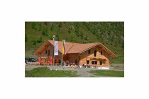 Die Wieserhütte liegt am Parkplatz Seetal. • © goldeck-panoramastrasse.at