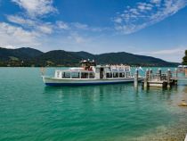 Tegernsee mit Schiff • © alpintreff.de / christian schön