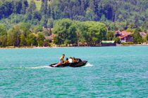 Unterwegs auf dem Tegernsee mit einem Boot der Marina. • © alpintreff.de - Christian Schön