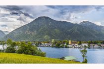 Der Ort Tegernsee am Tegernsee. • © Felix Mittermeier auf pixabay.com