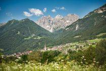 Telfes mit Blick auf die Kalkkögel • © TVB Stubai Tirol / Andre Schönherr Andre AS