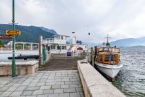 Zur Traunseeschifffahrt gehören der Nostalgie-Dampfer Gisela sowie die MS J. Ruston, hier am Schiffsanleger Rathausplatz in Gmunden. • © alpintreff.de - Christian Schön