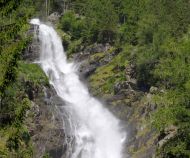 Der Tumpener Wasserfall in Umhausen. • © Ötztal Tourismus, Ewald Schmid