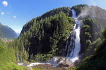 Der mächtige Stuibenfall in Umhausen im Ötztal. • © Ötztal Tourismus, Isidor Nösig