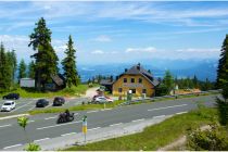 Die Aichingerhütte an der Villacher Alpenstraße. • © Großglockner Hochalpenstraßen AG