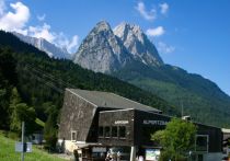 Blick auf die Waxensteingruppe (von Parkplatz Alpspitzbahn). • © alpintreff.de / christian schön