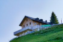 Die Alpenrosenhütte im Sommer.  • © alpintreff.de - Christian Schön