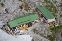 Die Wiener Neustädter Hütte auf dem Weg von Ehrwald zur Zugspitze. • © alpintreff.de / christian schön