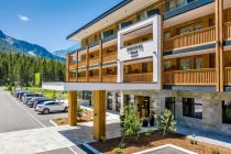 Das Zugspitz Resort in Ehrwald direkt an der Tiroler Zugspitzbahn wurde 2019 in großen Teilen neu errichtet. © www.zugspitz-resort.at Das Zugspitz Resort in Ehrwald direkt an der Tiroler Zugspitzbahn wurde 2019 in großen Teilen neu errichtet. © www.zugspitz-resort.at