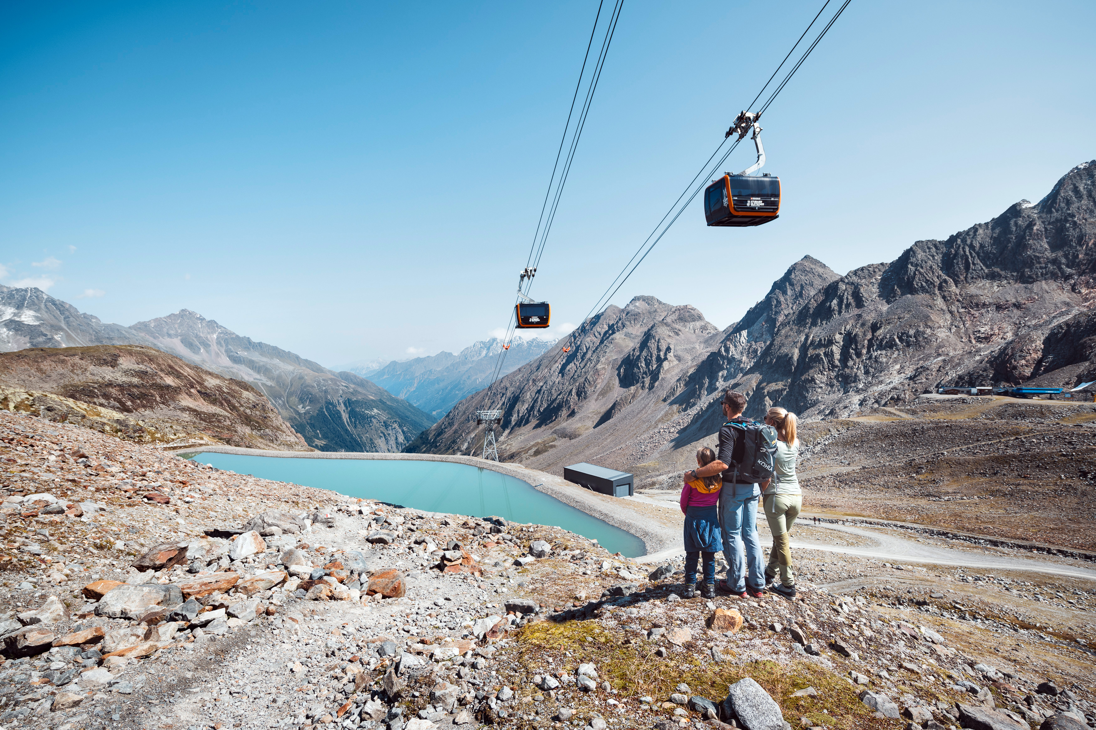 Gletscherweg zum Eisgrat am Stubaier Gletscher © Andre Schönherr