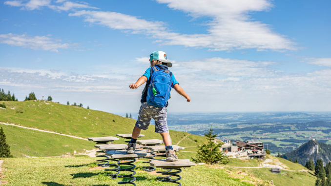 Der neue Juwelenweg in Pfronten ist ein Riesenspaß für die Kinder. // Foto: Pfronten Tourismus