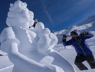 Beim Skifahren zuschauen, wie die besonderen Skulpturen entstehen - ein Highlight! // Foto: TVB Paznaun-Ischgl