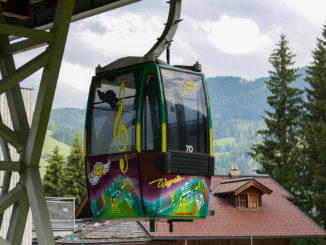 Hat ausgedient: Die alte Gondelbahn Flying Mozart aus den Jahren 1988 (Sek II) und 1993 (Sek. I) in Wagrain wird heuer durch eine moderne Anlage ersetzt. Bild: alpintreff.de / christian schön