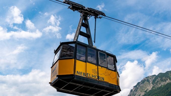 Eine der Gondeln der alten Nebelhornbahn wird am 8. Mai für einen guten Zweck versteigert. // Foto: alpintreff.de - Christian Schön