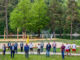 Zahlreiche Verantwortliche bei der Wieder-Eröffnung des Freibads Obersee: 1. (Von links) Herbert Gorski (ehemaliger Bademeister), Theresa Neumann, Karina Hager und Markus Gmeiner (alle Stadt Füssen), Helmut Schauer (Leiter Stadtwerke Füssen), Ruth Wechner (Füssen Tourismus und Marketing), Toni Gezer (Stadt Füssen), Thomas Zienert und Brigitte Gorski (beide Kasse), Peter Hartl (Stadt Füssen), Bürgermeister Maximilian Eichstetter, Andreas Rösel (Stadt Füssen), Architekt Andreas Harbich, Ivonne Westman, Christoph Hennevogel, Sascha Haas und Casey Westman (Badeaufsicht)