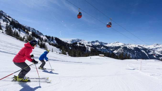 Skifahren auf dem Füssener Jöchle in Grän. // Foto: TVB Tannheimer Tal/Wolfgang Ehn