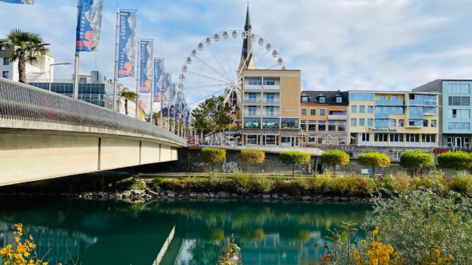 Eine Fahrt mit den Riesenrad in Villach ermöglicht neue Ansichten auf die Stadt in Kärnten. // Foto: Stadt Villach, Kofler