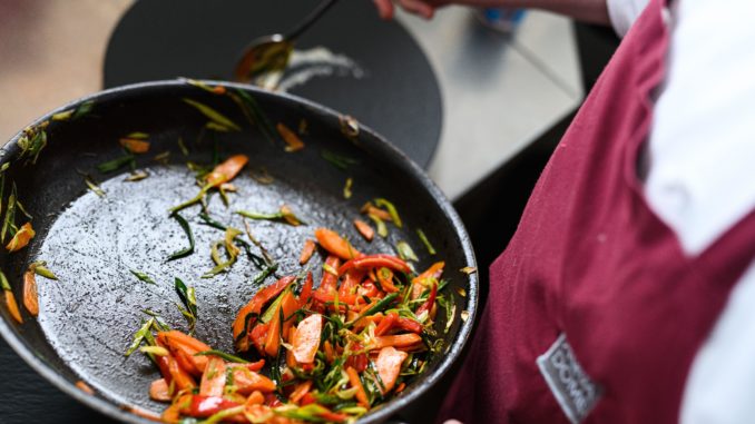 Kochen mit regionalen Zutaten - es gibt noch viel zu tun. // Foto: Franz Oss