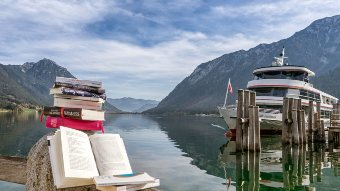 Der Achensee ist seit 11 Jahren Schauplatz der achensee.literatour. // Foto: Achensee Tourismus, Franz Oss