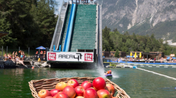 Österreichs größter Outdoor-Freizeitpark setzt bei Gastronomie und Beherbergung auf regionale Produkte - z.B. Äpfel aus dem Haiminger Obstlager. // Foto: AREA 47 / Markus Geisler