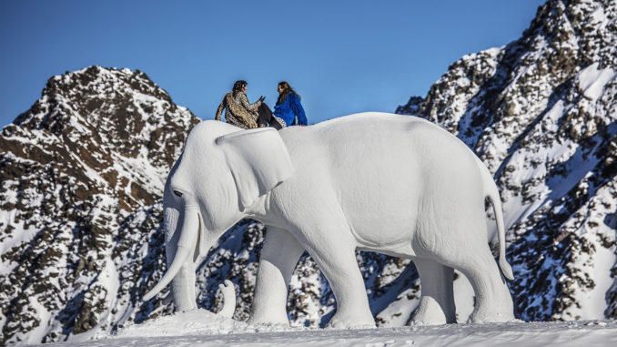 HANNIBAL und sein Elefant kommen seit 2001 regelmäßig ins Ötztal. // Foto: Ötztal Tourismus, Ernst Lorenzi