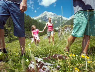 Familien fühlen sich pudelwohl in den Imster Bergen. // Foto: Imster Bergbahnen / Gerhard Berger