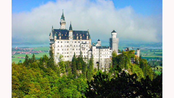 So zeigt sich Schloss Neuschwanstein von der Marienbrücke aus. // Foto: alpintreff.de - Christian Schön