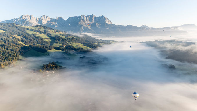 Unvergessliches Erlebnis: Täglich bringen die Heißluftballons auch Passagiere in luftige Höhen. // Foto: Lisa Lederer Photography