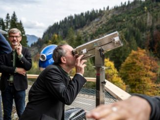 Einweihung der Gamsbeobachtungsstation am Riedbergpass durch Hubert Aiwanger, MdL, Bayerischer Staatsminister für Wirtschaft, Landesentwicklung und Energie. // Foto: Dominik Berchtold