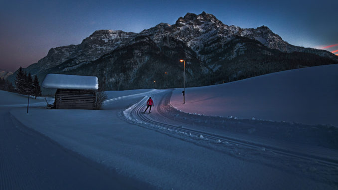 Nachtlanglauf: Dank der neuen Photovoltaik-Anlage auch energiesparend möglich. // Foto: rolart-images