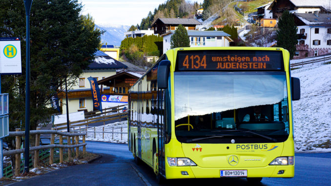 Anfahrt mit dem Bus zur Glungezerbahn // Foto: hall-wattens.at
