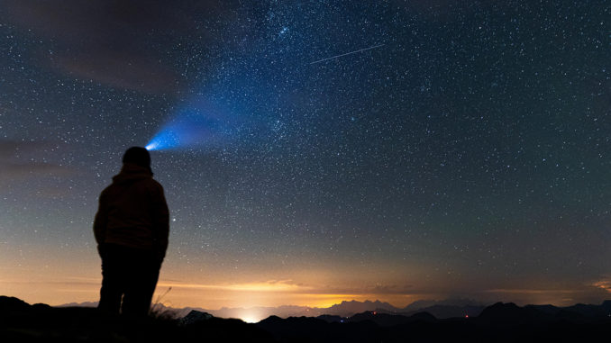 Spektakuläre Aussichten im Schneerosental: Abends wird der Himmel zur Bühne. // Foto: Stefan Ringler