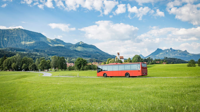 Naturnah geht es im Chiemsee-Alpenland mit öffentlichen Nahverkehrsmitteln an abwechslungsreiche Ausflugsziele. // Foto: Chiemsee-Alpenland Tourismus, Thomas Kujat