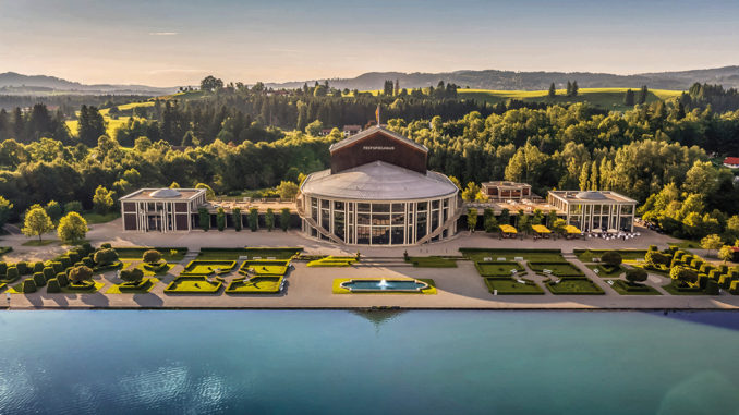 Das Festspielhaus Neuschwanstein in Füssen. // Foto: Festspielhaus Neuschwanstein