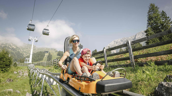 Die längste Alpen-Achterbahn der Welt startet am 28. April in die Sommersaison. Diese dauert heuer extra lang bis 5. November. // Foto: Imster Bergbahnen / Rudi Wyhlidal