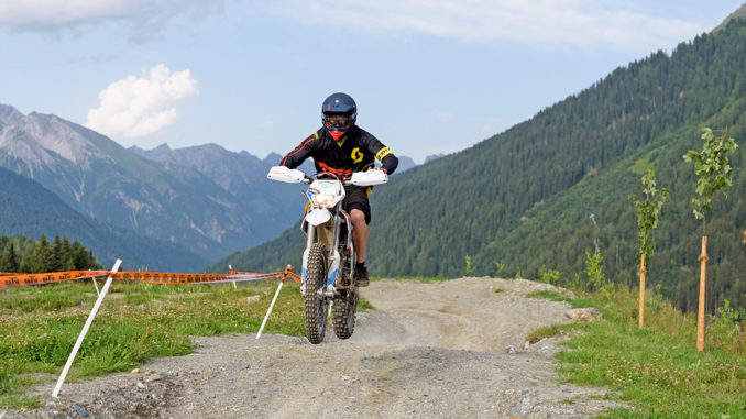 Nervenkitzel im Naherholungsgebiet Verwalltal von Laufrad bis E-Motocross-Maschine – im Bike-Areal „EldoRADo“ in St. Anton am Arlberg/Tirol können sich Kids aller Altersstufen austoben. // Foto: TVB St. Anton am Arlberg/Fotograf Patrick Bätz