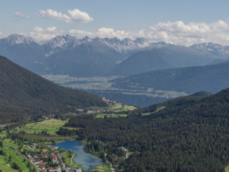 Blick auf Reith bei Seefeld, den Wildsee und das Inntal. // Foto: Region Seefeld, Sebastian Marko