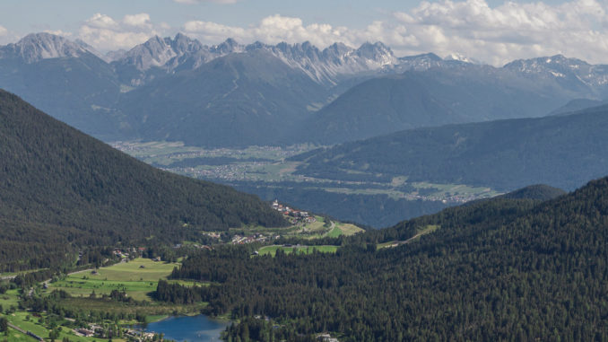 Blick auf Reith bei Seefeld, den Wildsee und das Inntal. // Foto: Region Seefeld, Sebastian Marko