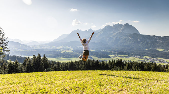 Pure Urlaubsfreude: In St. Johann in Tirol wird das Glück großgeschrieben. // Foto: Mirja Geh