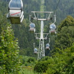 Das erste Teilstück mit der Kabinenbahn ist lang, aber bequem.