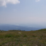 Da hinten ist der Wörthersee.