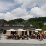 Die Sunnalm an der Mittelstation am Gerlitzen versorgt die Gäste.