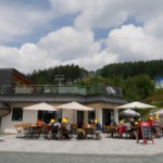 Die Sunnalm an der Mittelstation am Gerlitzen versorgt die Gäste.